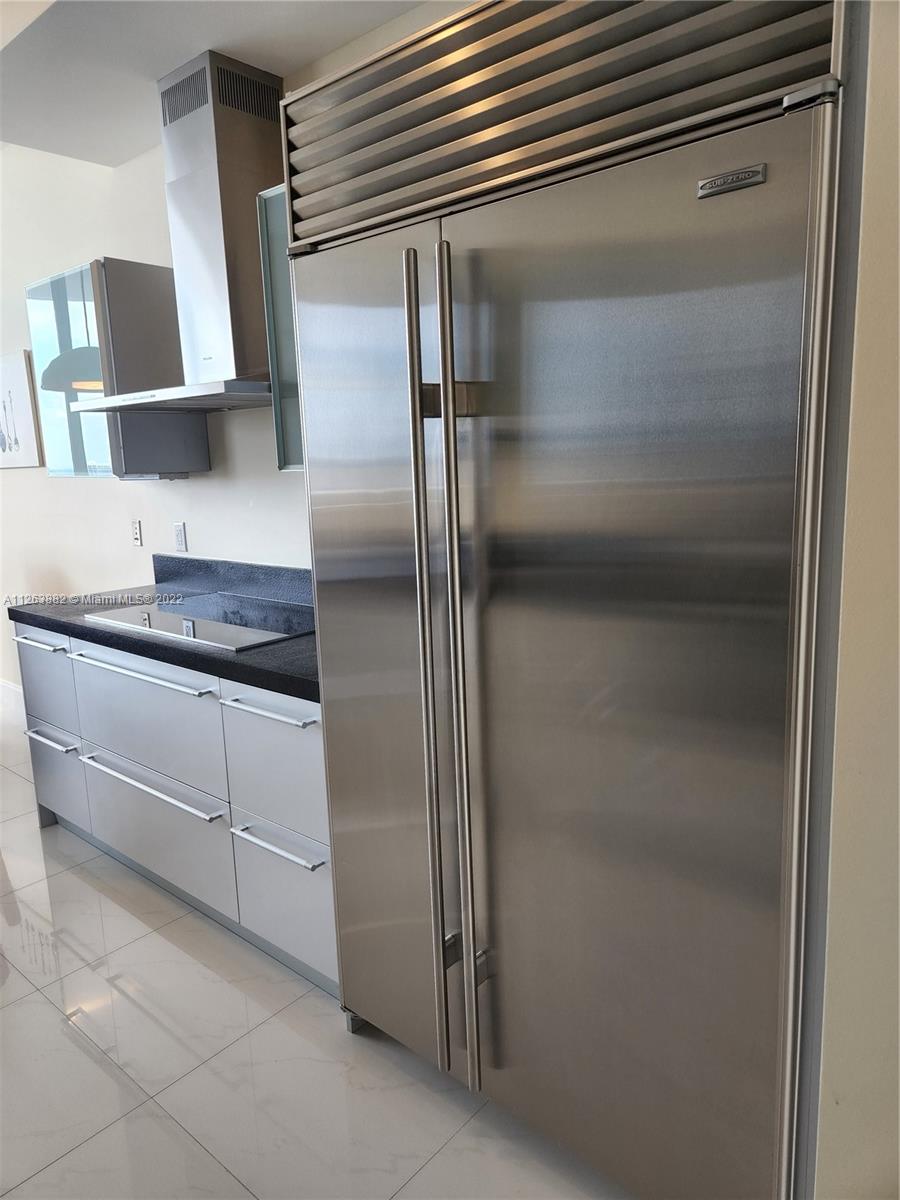 TRUMP ROYALE CONDO - Residential Lease