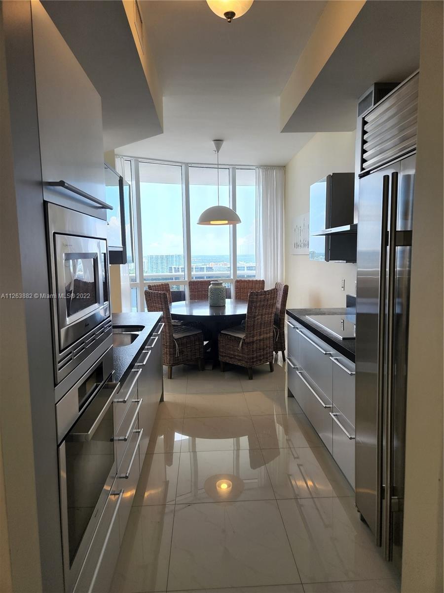 TRUMP ROYALE CONDO - Residential Lease