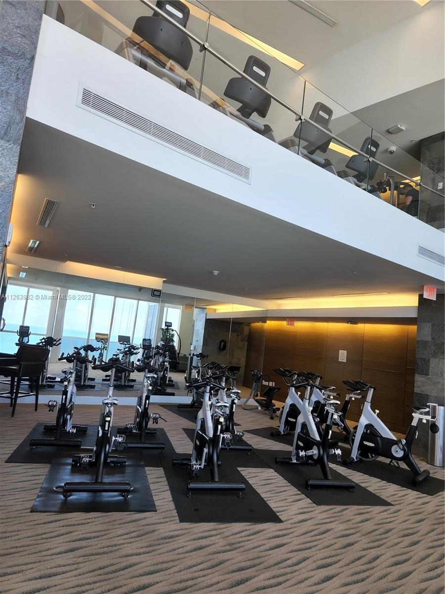 TRUMP ROYALE CONDO - Residential Lease