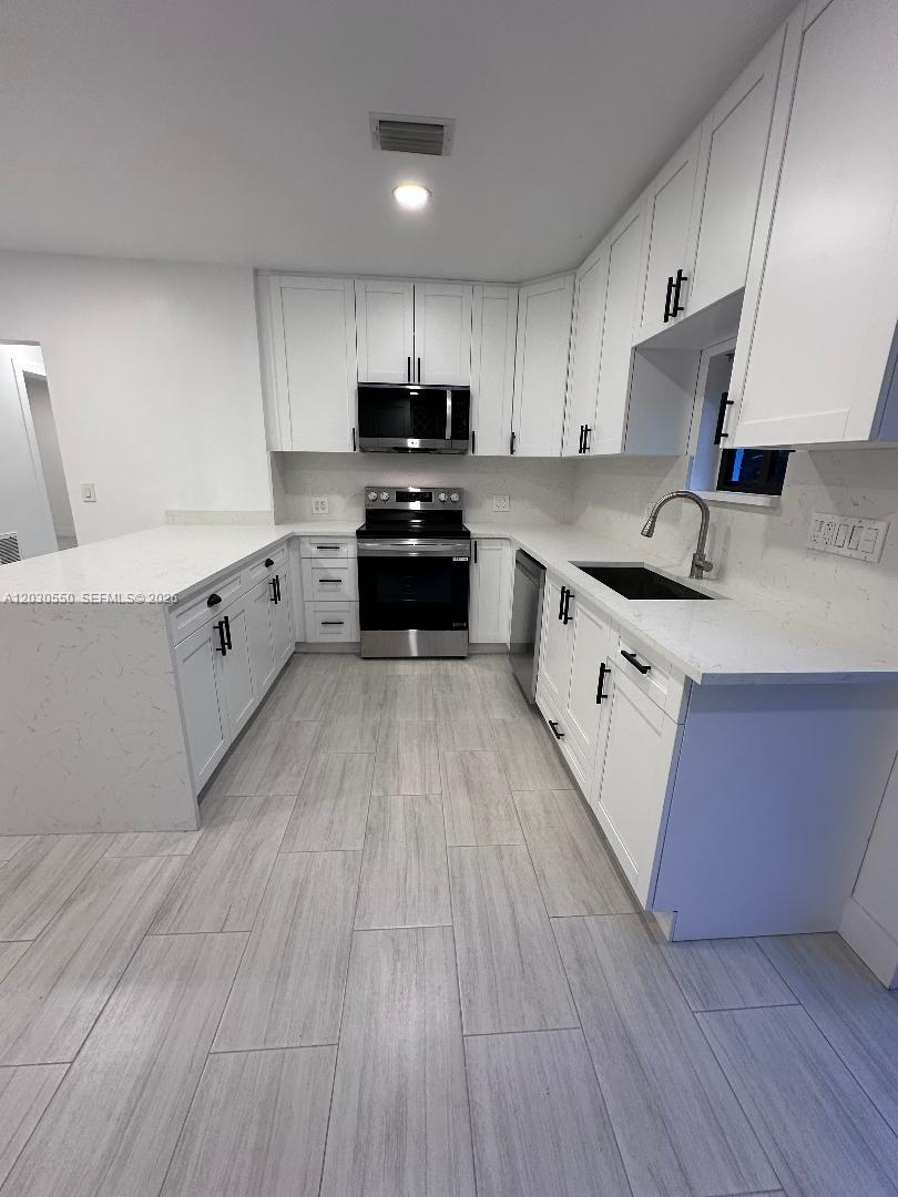 SOUTH HOLLYWOOD AMD PLAT - Residential Lease