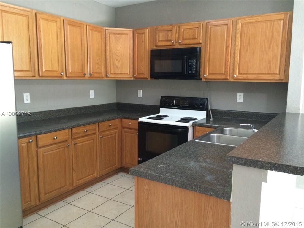 Villas Carmel Condo 02 - Residential Lease