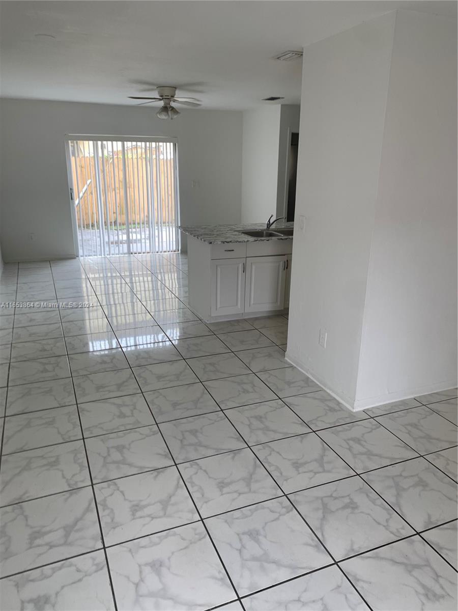 HOLLYWOOD RIDGE FARMS 2-1 - Residential Lease
