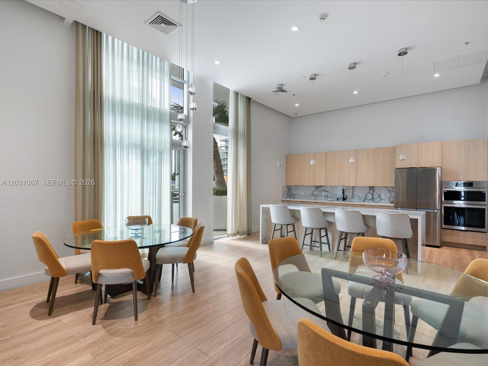 IVY CONDO - Residential