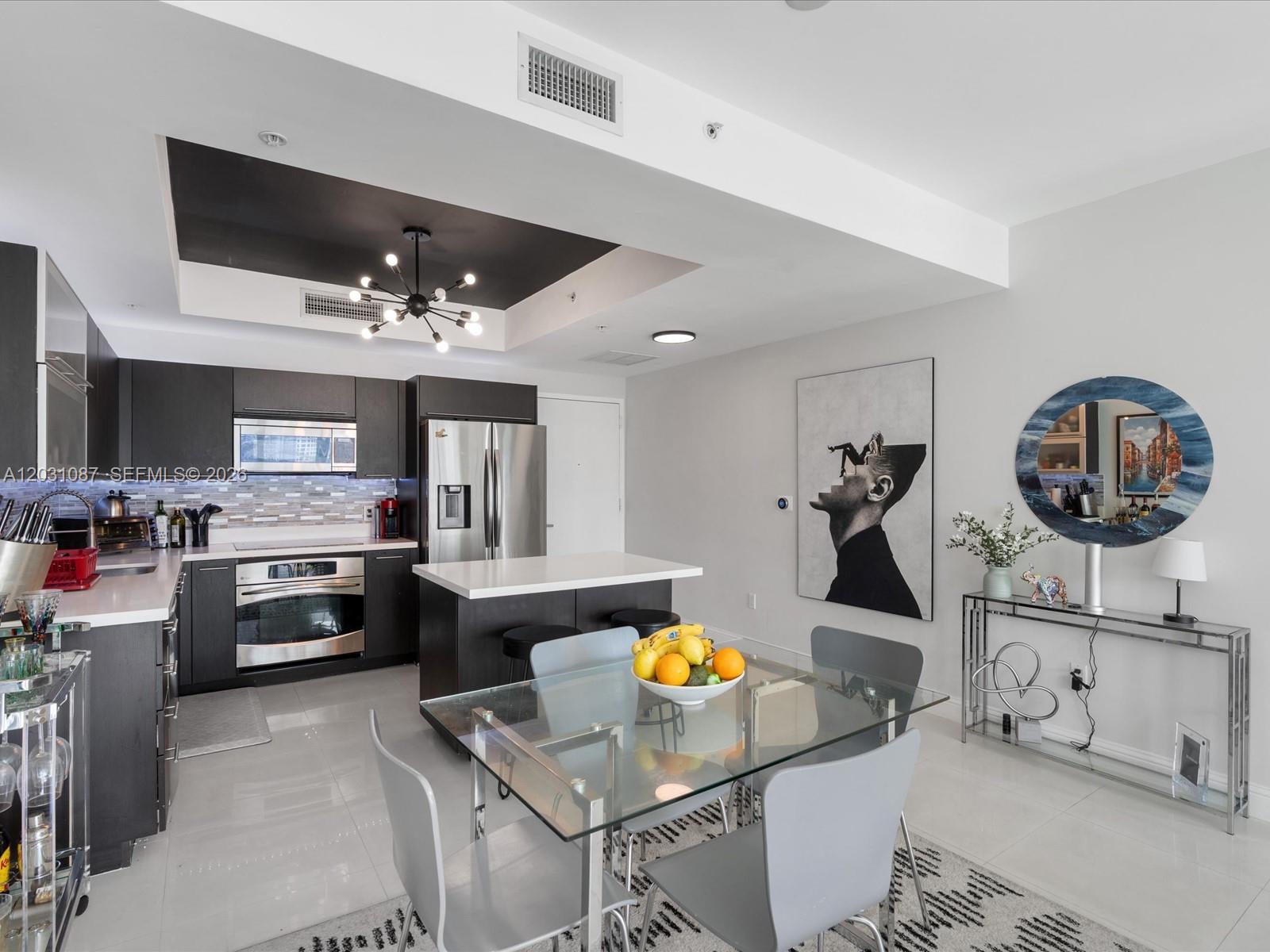IVY CONDO - Residential