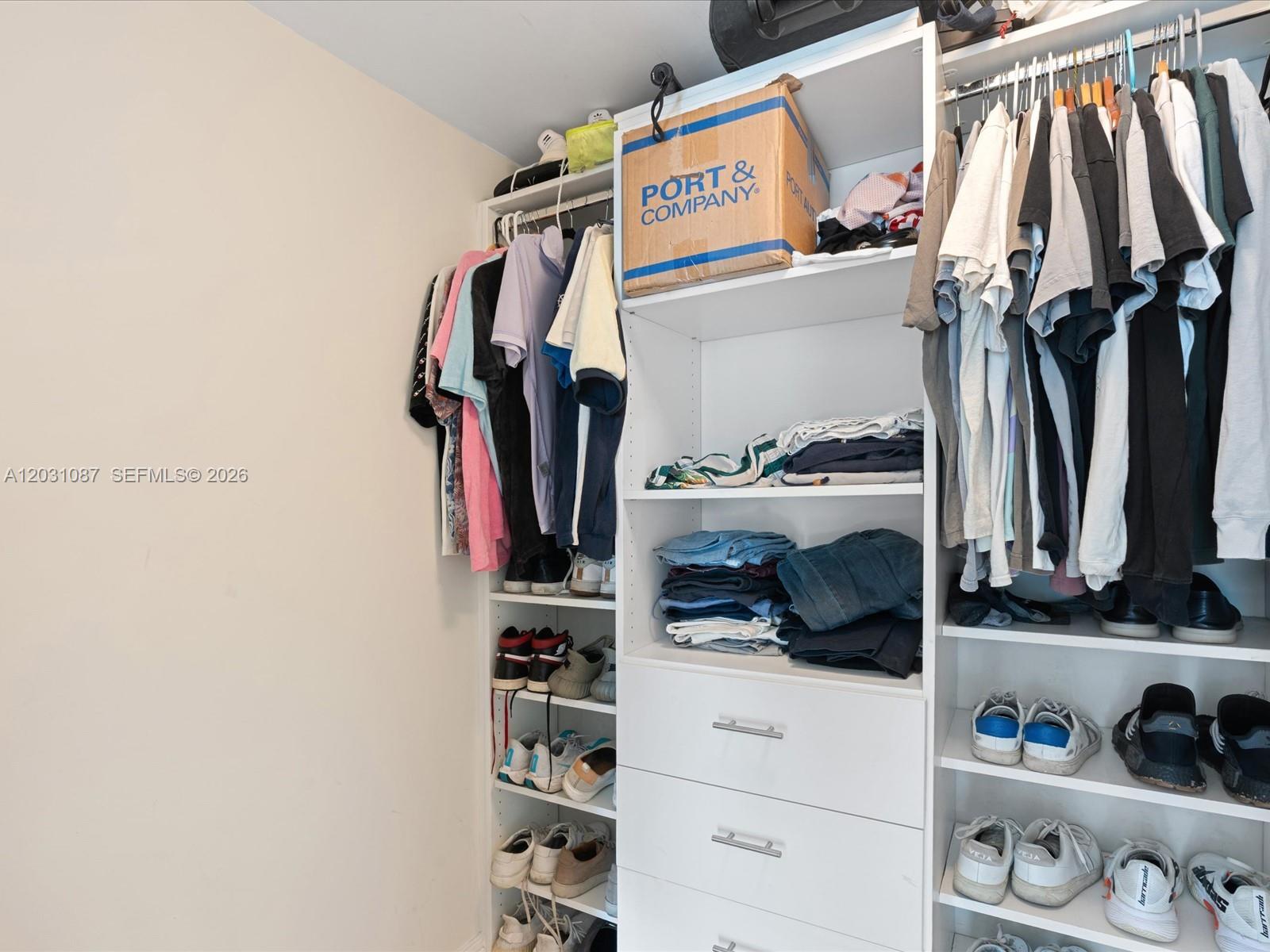 IVY CONDO - Residential