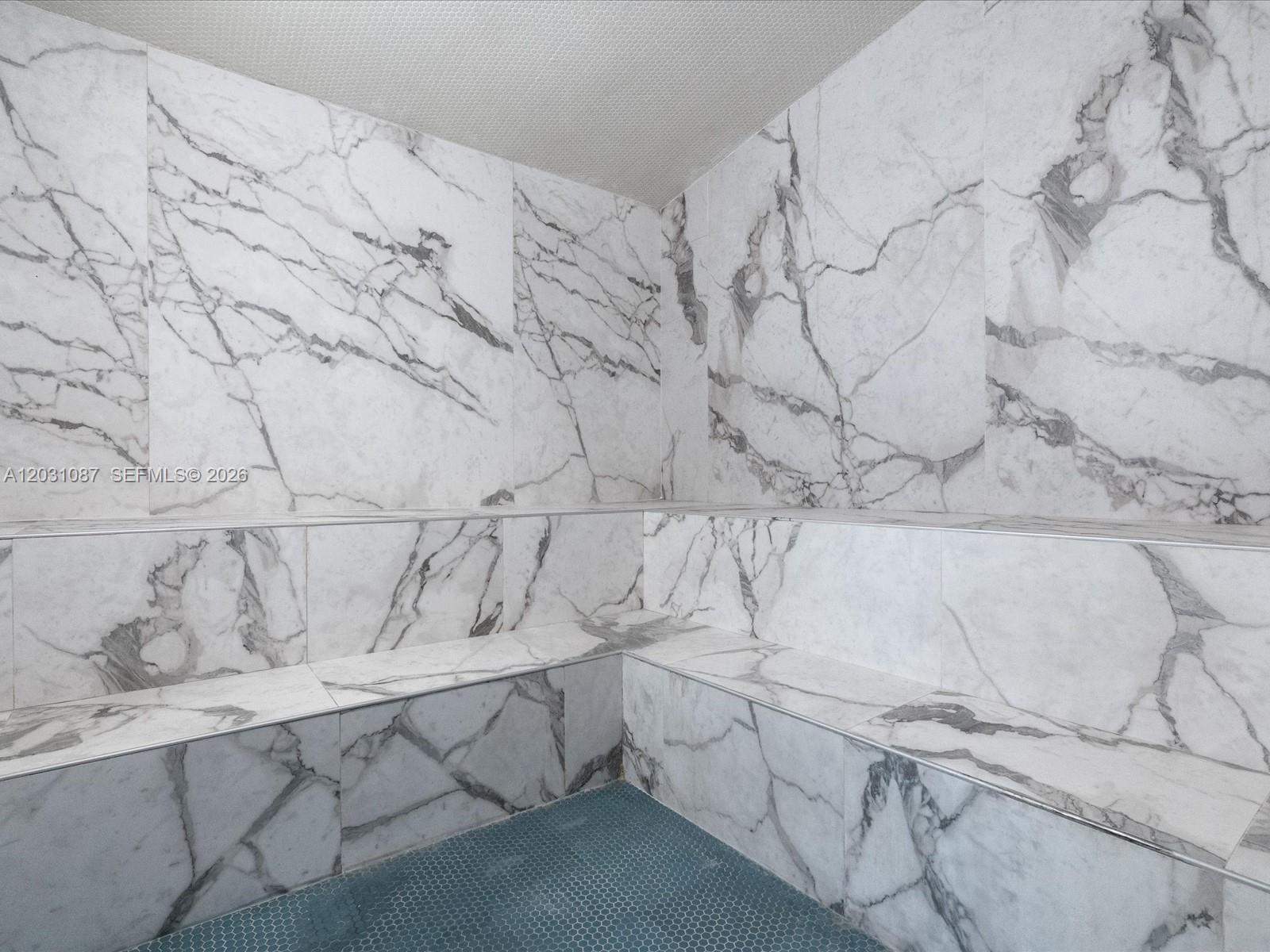 IVY CONDO - Residential