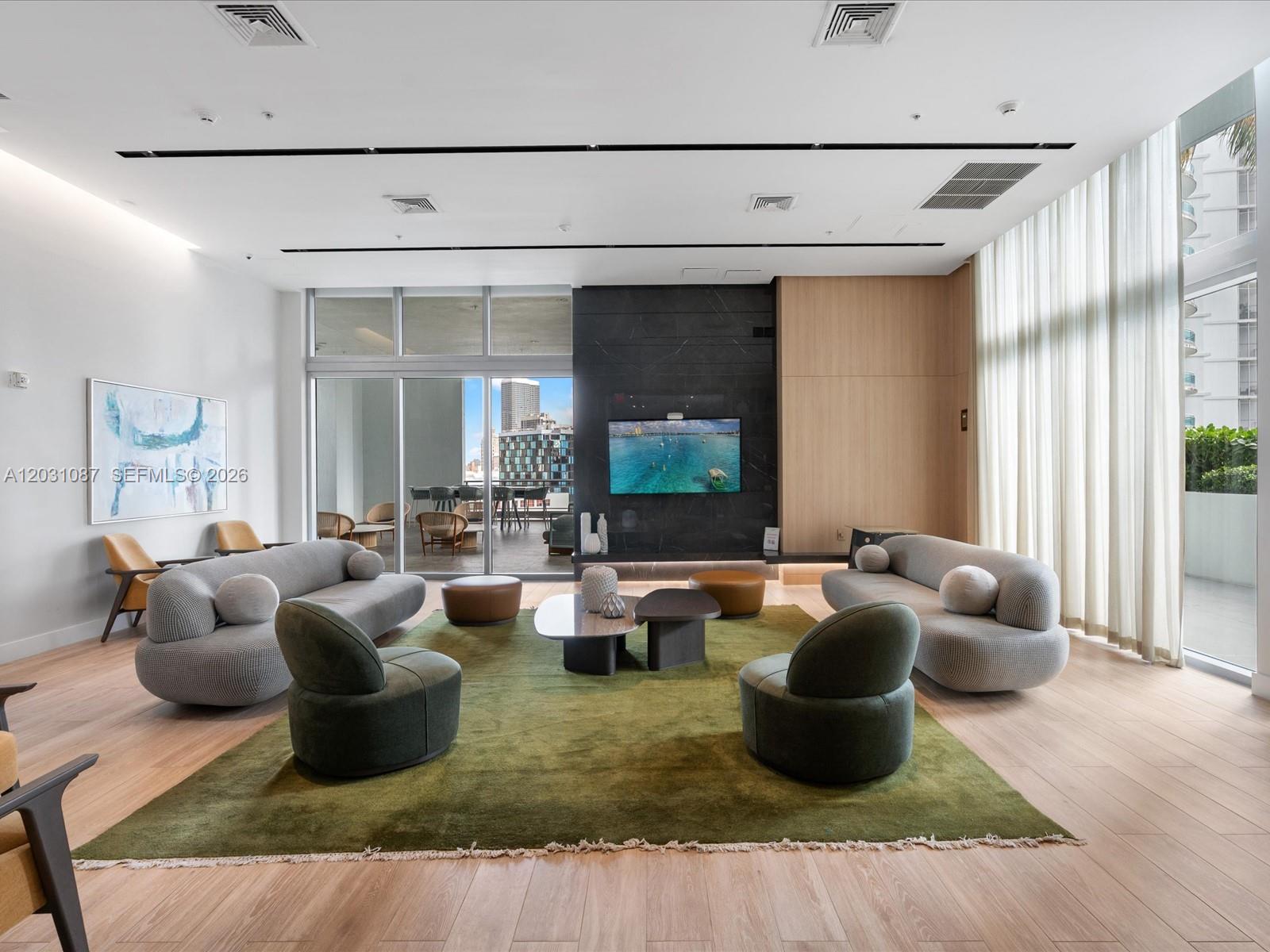 IVY CONDO - Residential