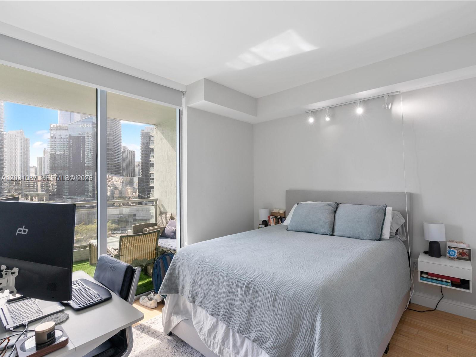 IVY CONDO - Residential