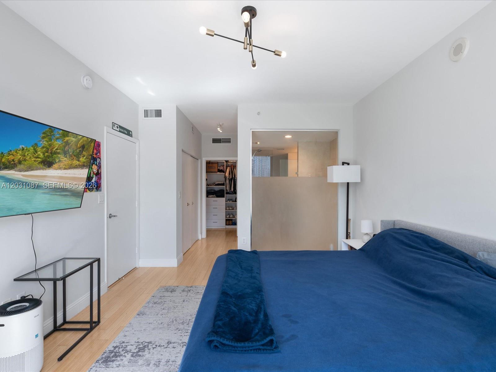 IVY CONDO - Residential