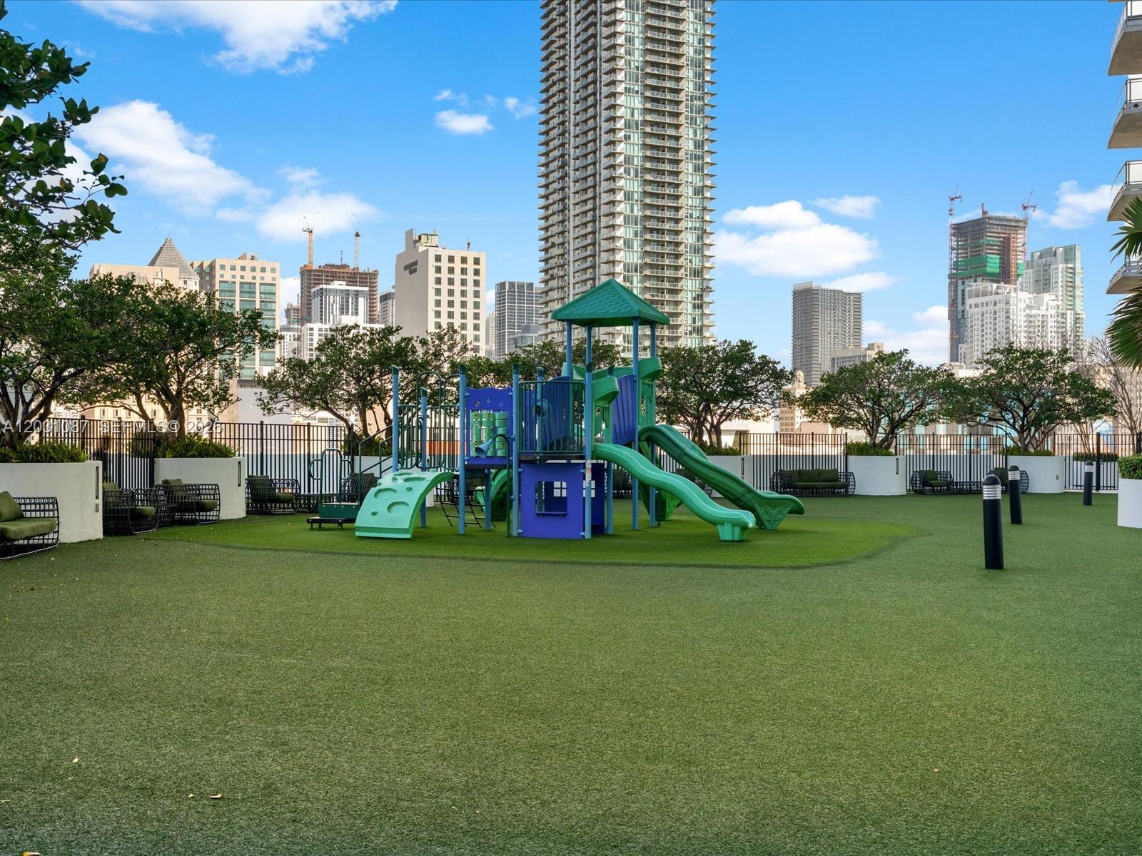 IVY CONDO - Residential