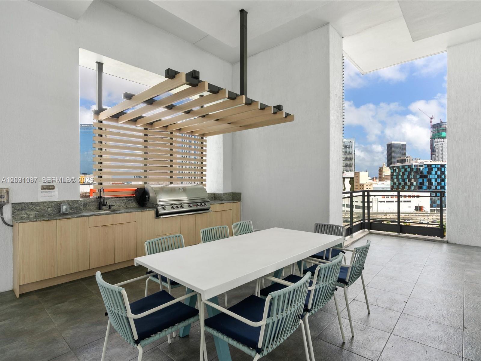 IVY CONDO - Residential