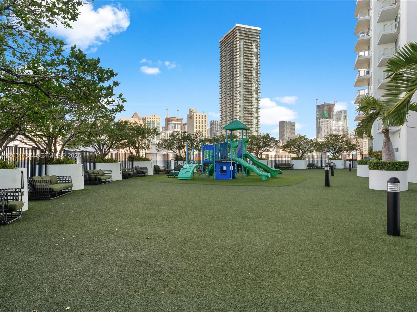 IVY CONDO - Residential