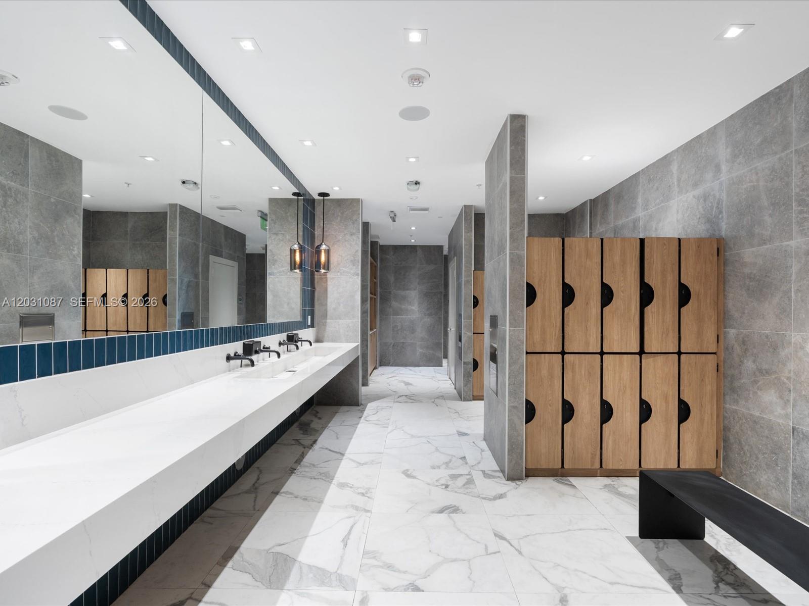 IVY CONDO - Residential