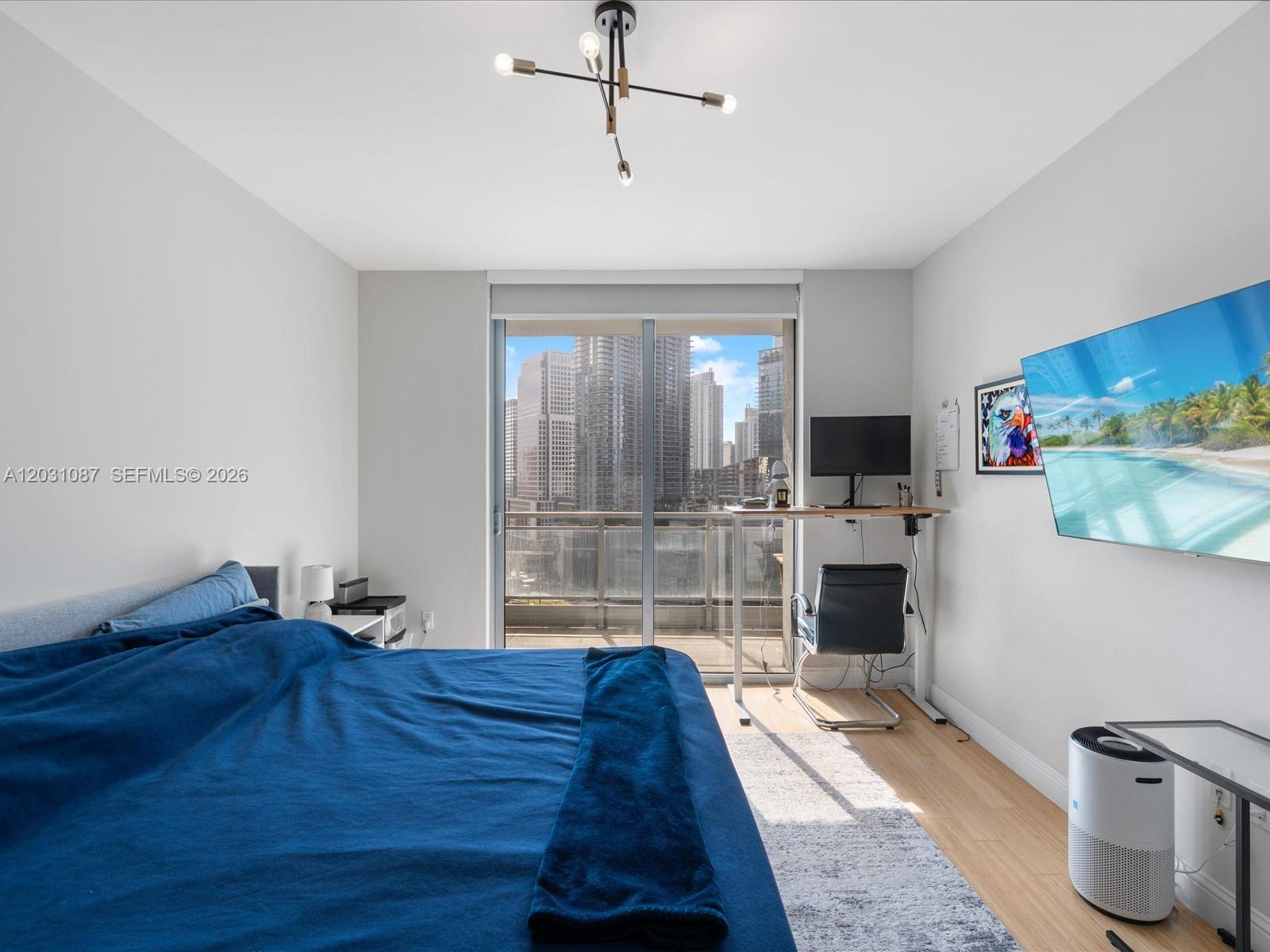 IVY CONDO - Residential