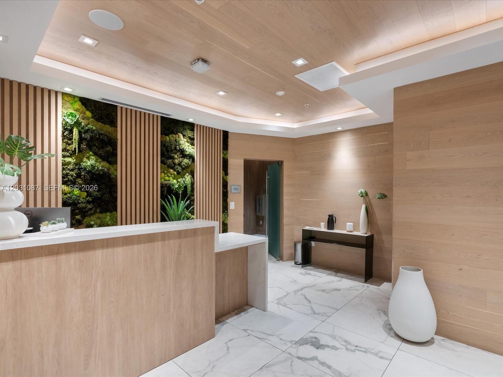 IVY CONDO - Residential