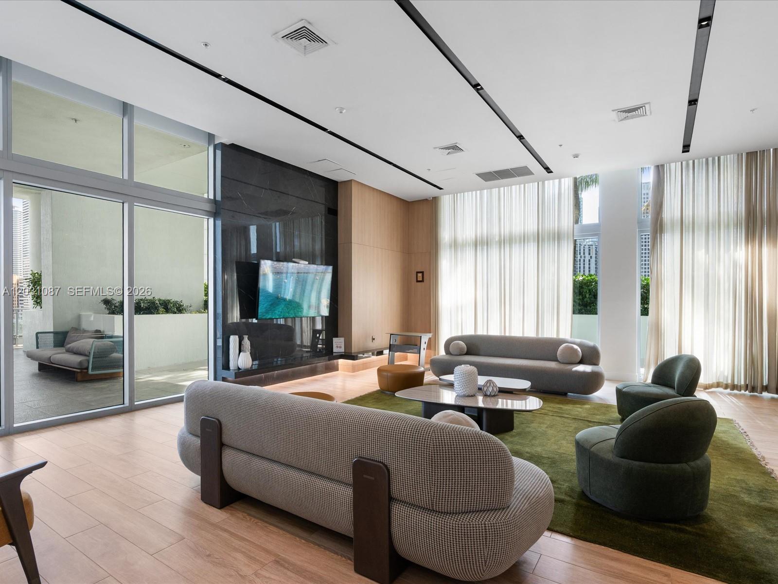 IVY CONDO - Residential