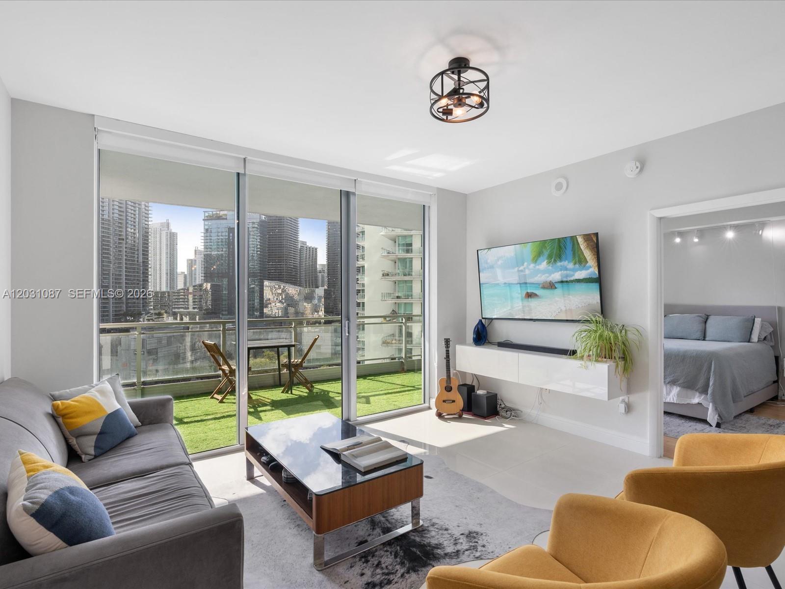 IVY CONDO - Residential