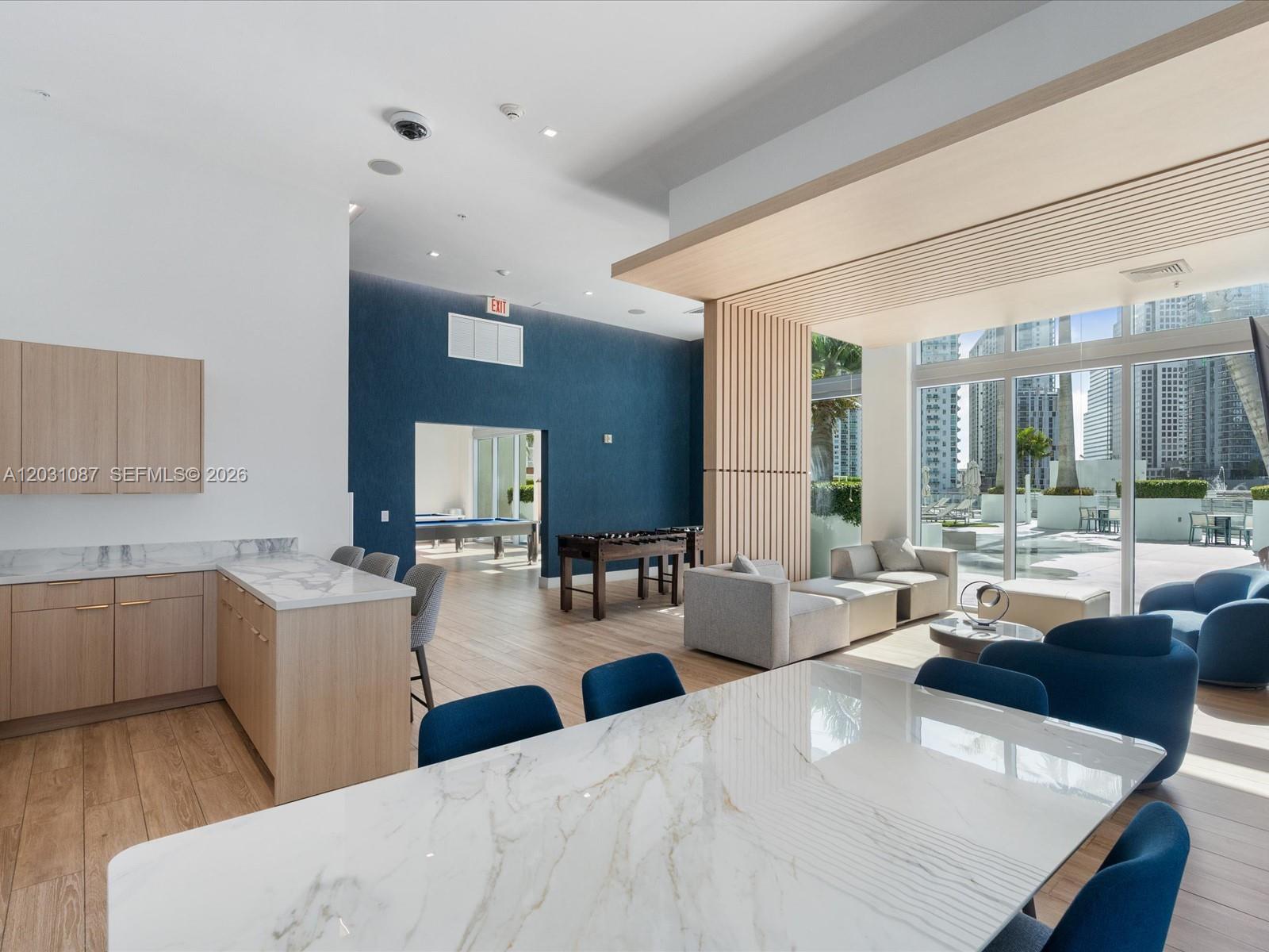 IVY CONDO - Residential