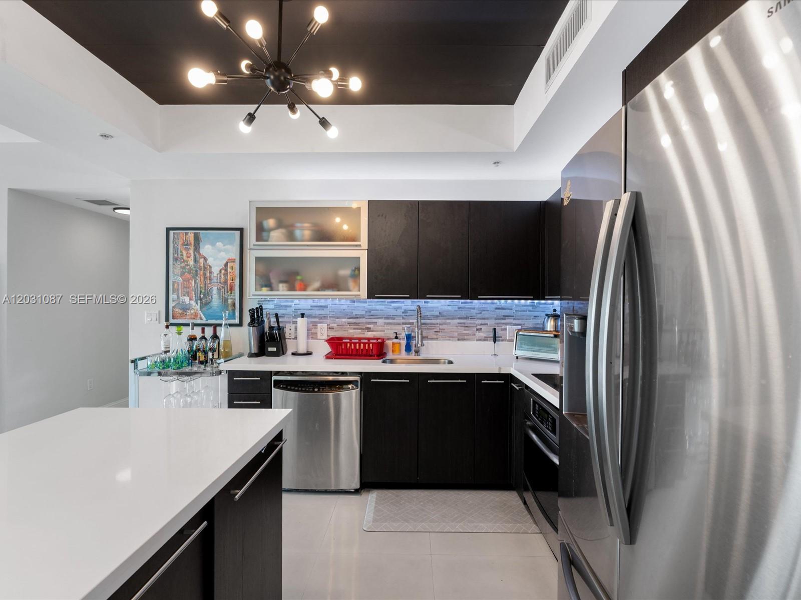 IVY CONDO - Residential