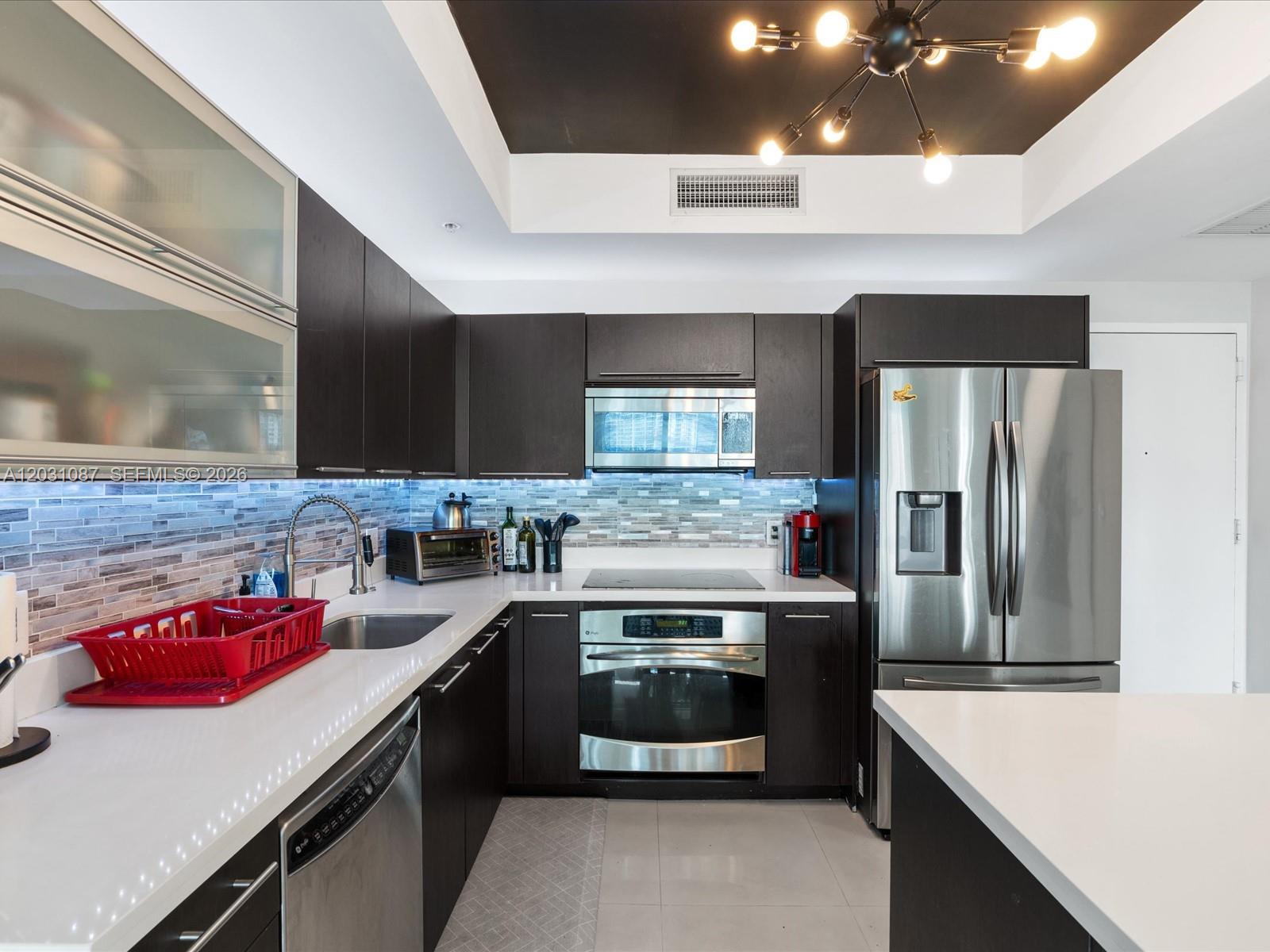 IVY CONDO - Residential
