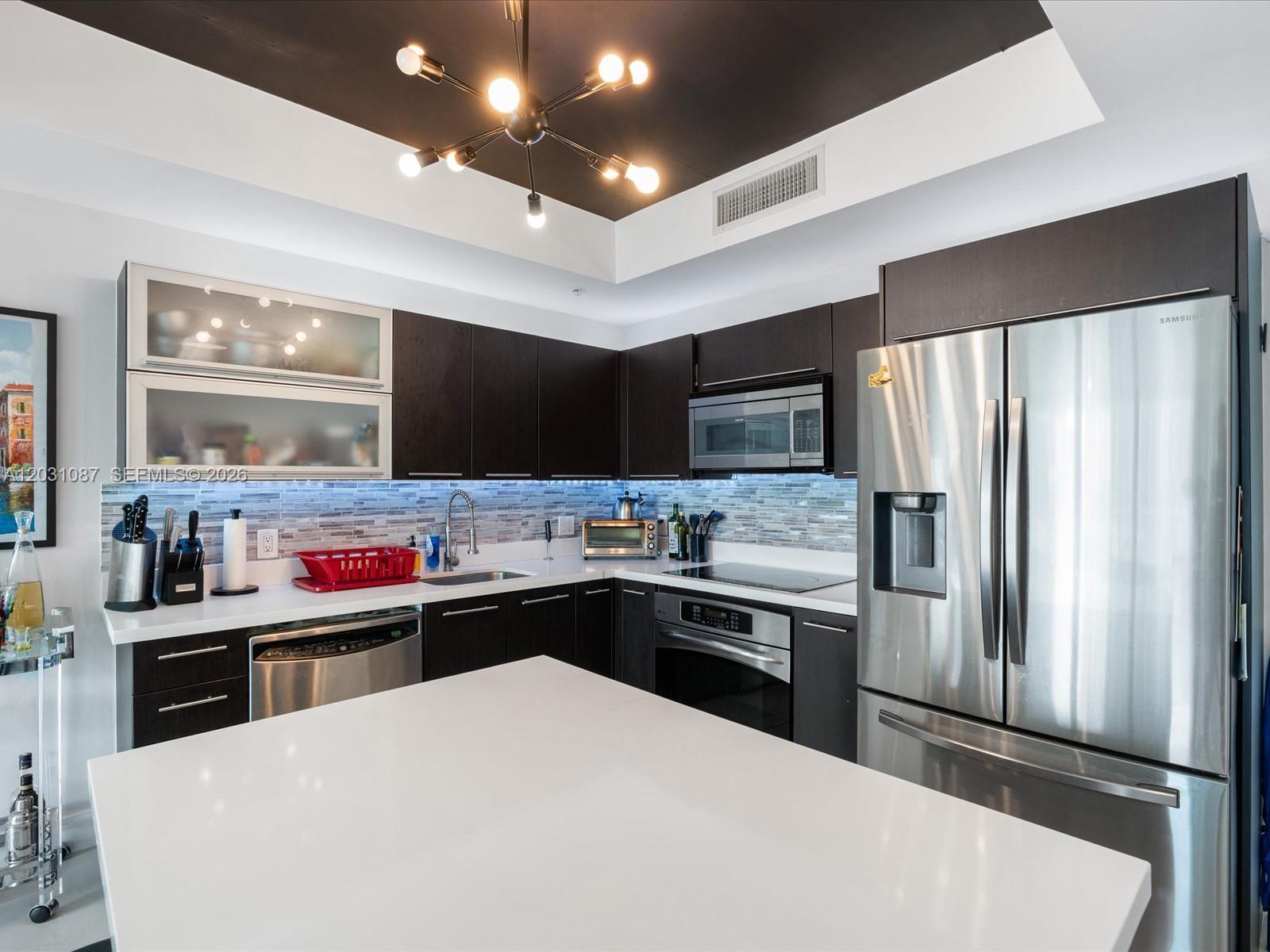 IVY CONDO - Residential