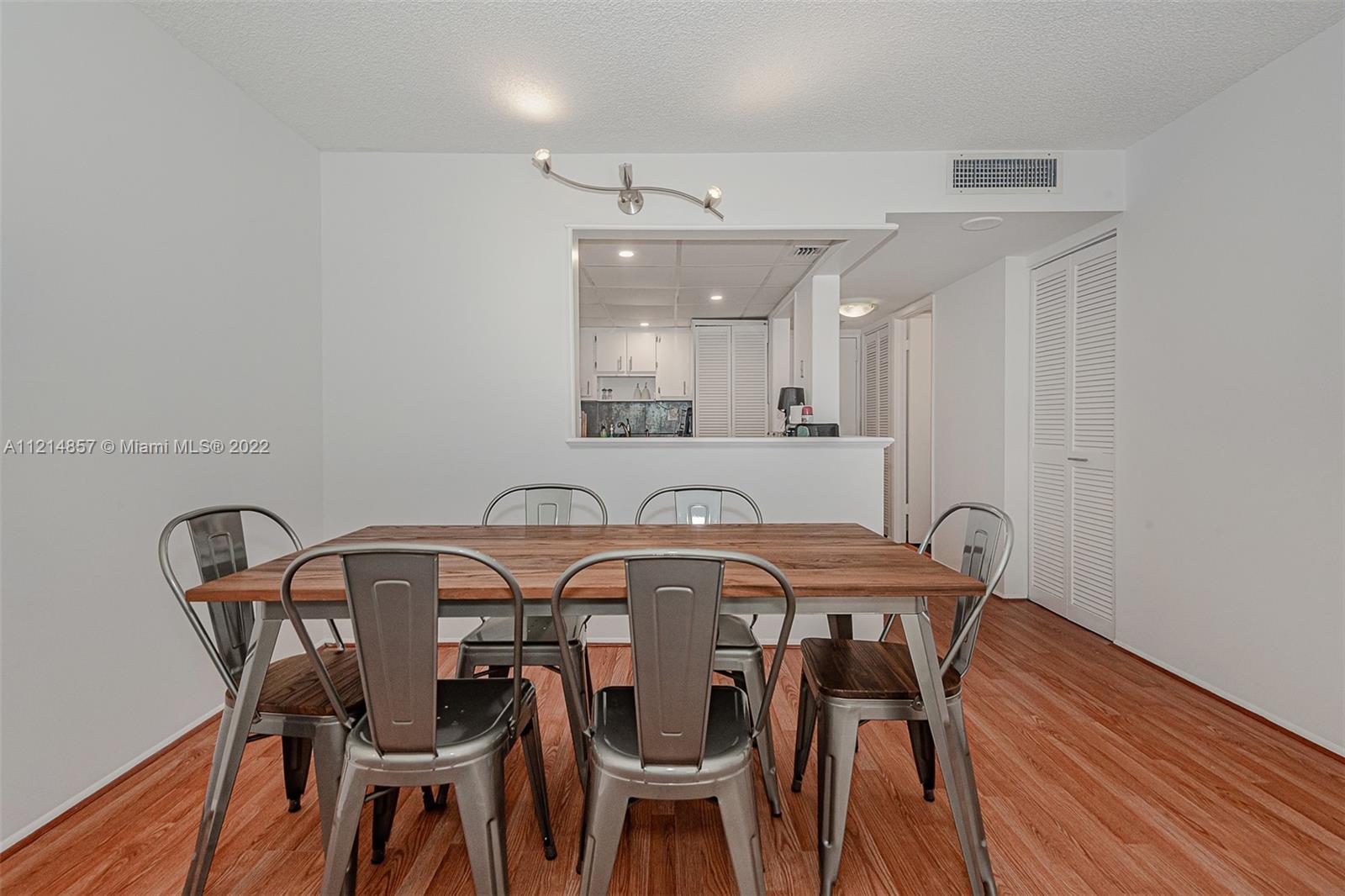 BRICKELL PLACE CONDO - Residential