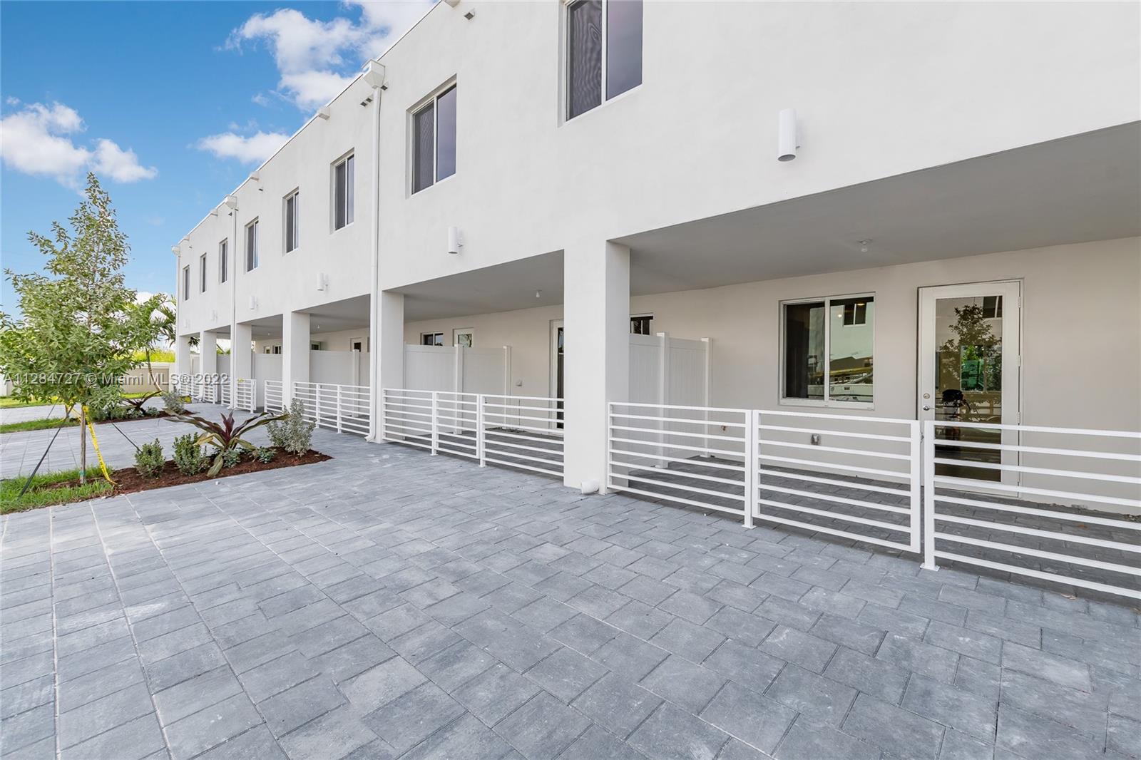 Excellent location, access to main highways (palmetto and turnpike), A rated schools.