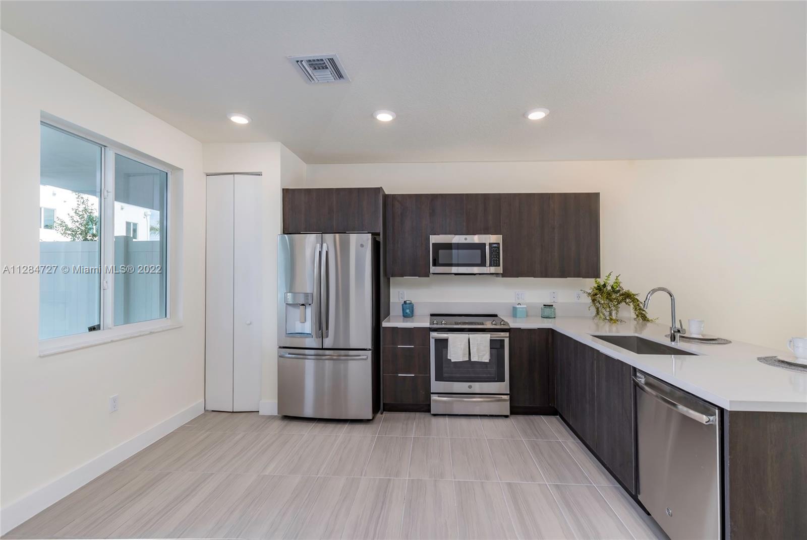 LANDMARK AT DORAL CONDO N - Residential