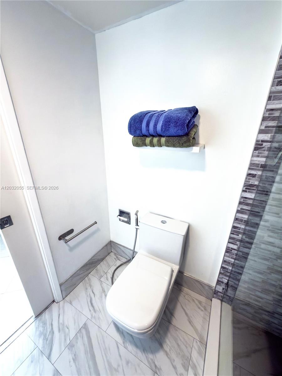SUFFOLK AT CENTURY VILLAG - Residential