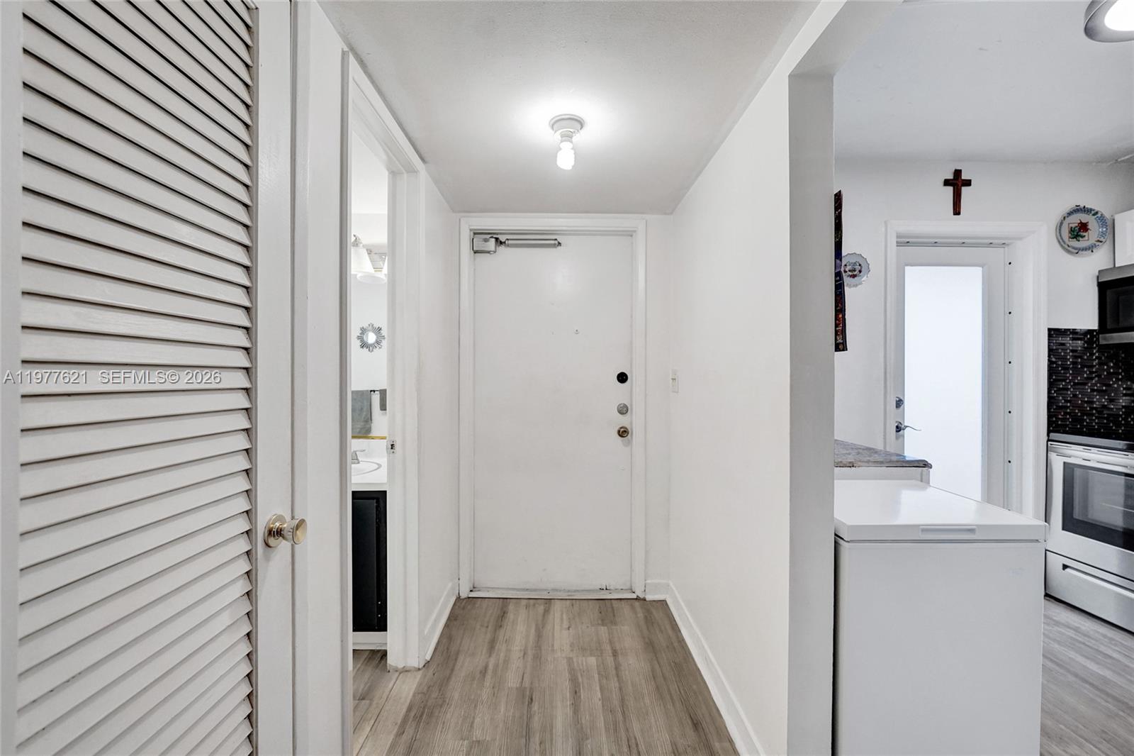 HILLCREST COUNTRY CLUB AP - Residential