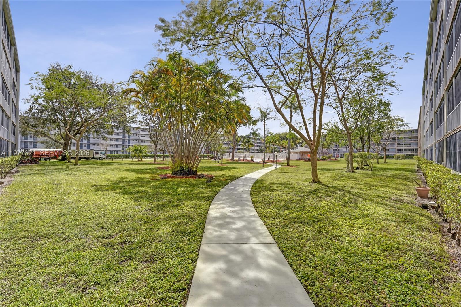 HILLCREST COUNTRY CLUB AP - Residential