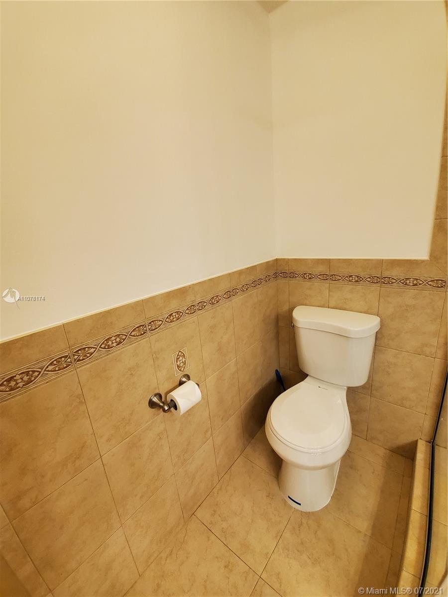 LAKESHORE CONDO I - Residential Lease