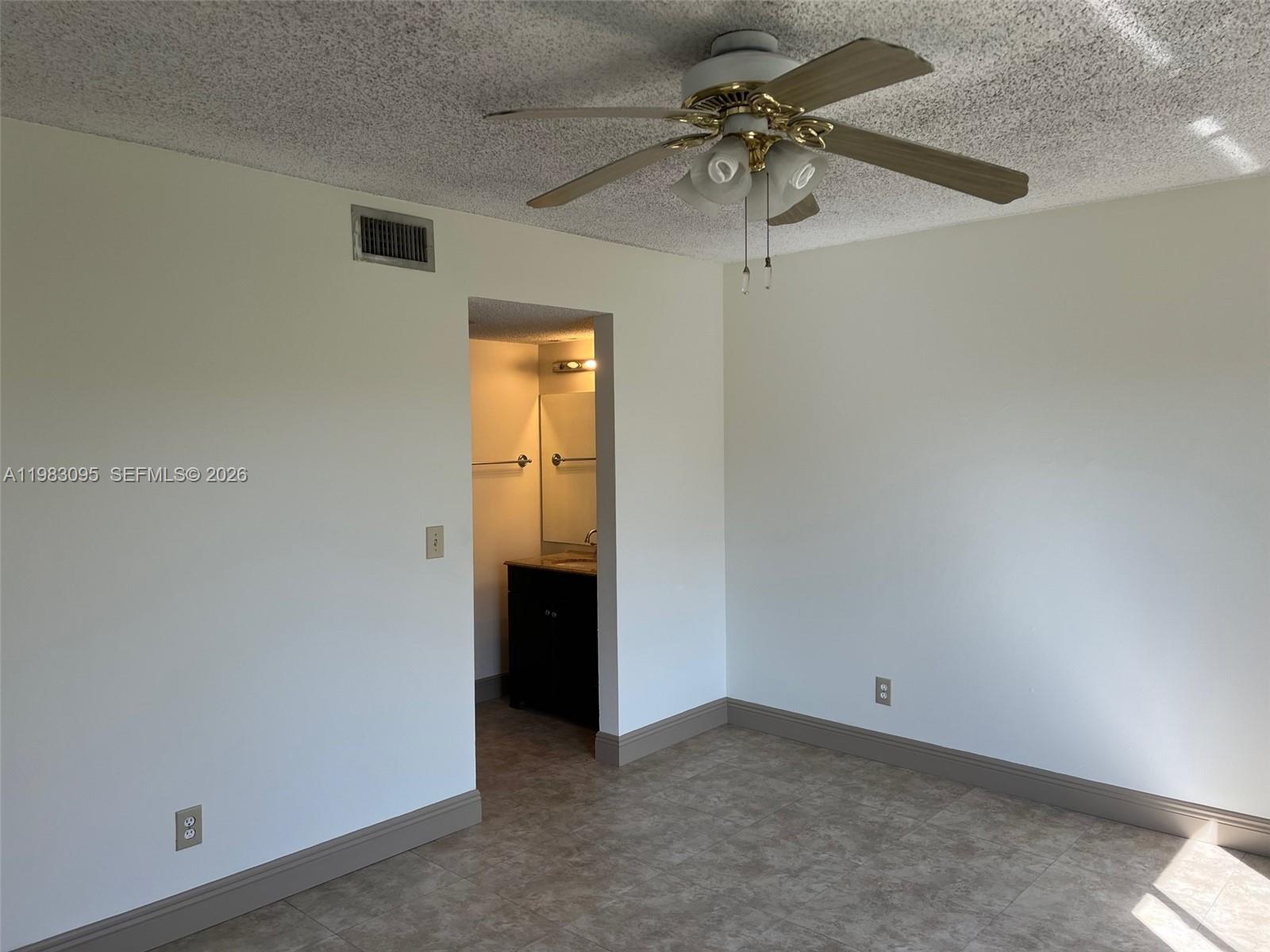VISCONTI CONDO - Residential