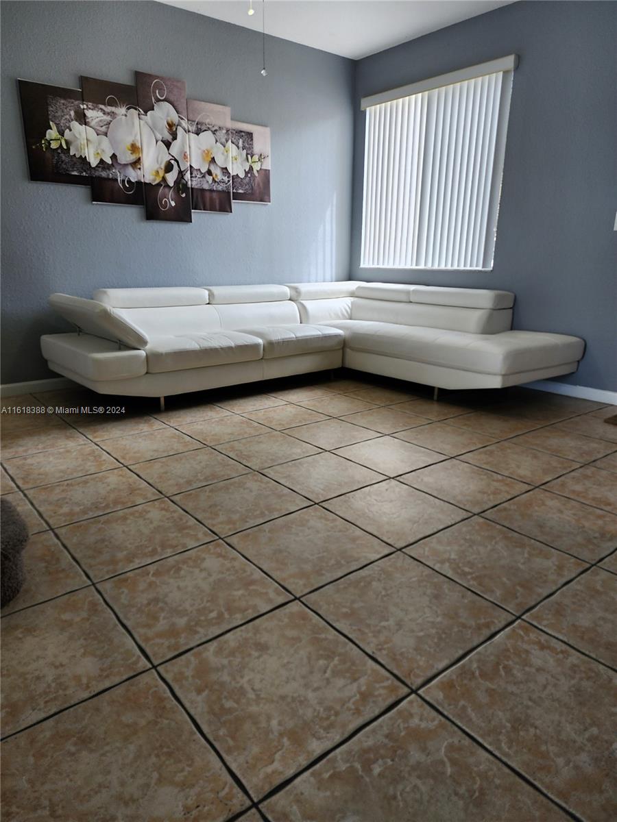 SHOMA TOWNHOMES AT KEYSCO - Residential Lease