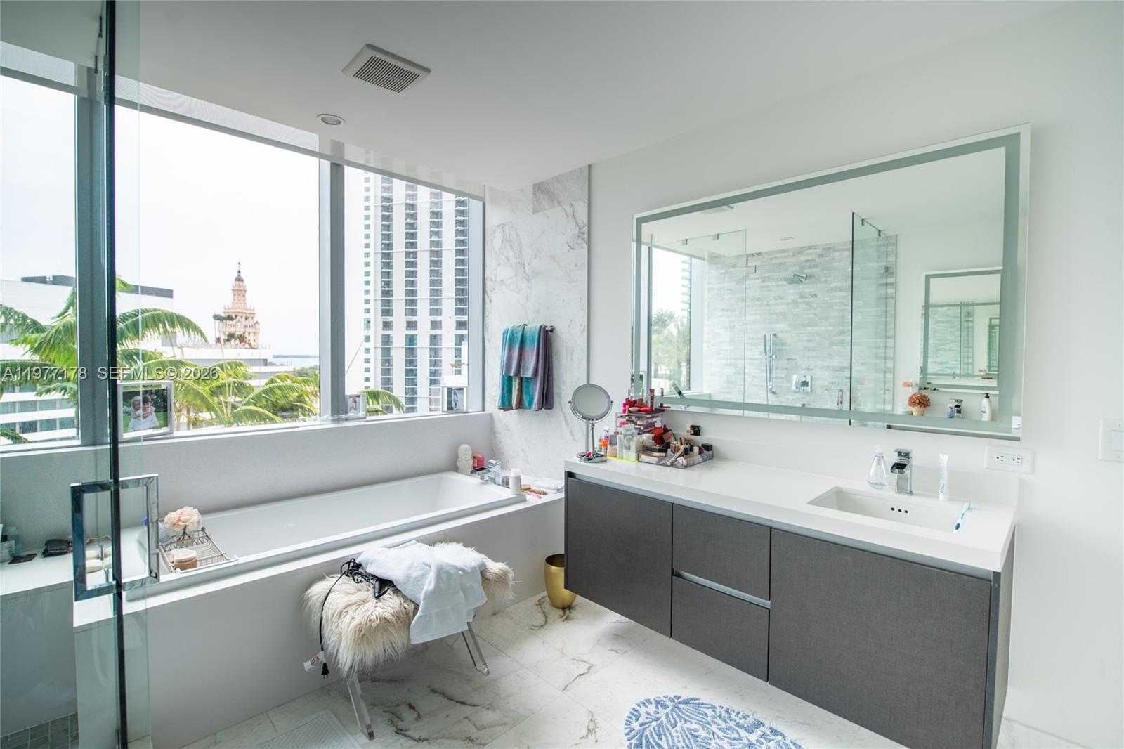 PARAMOUNT MIAMI WORLDCENT - Residential