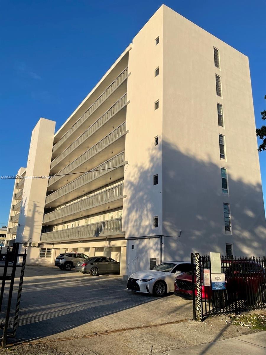 Excellent location. 1 bedroom, 1 bath. Close to Miami International Airport, Coral Gables, Coco Walk, Miami Beach and much more.