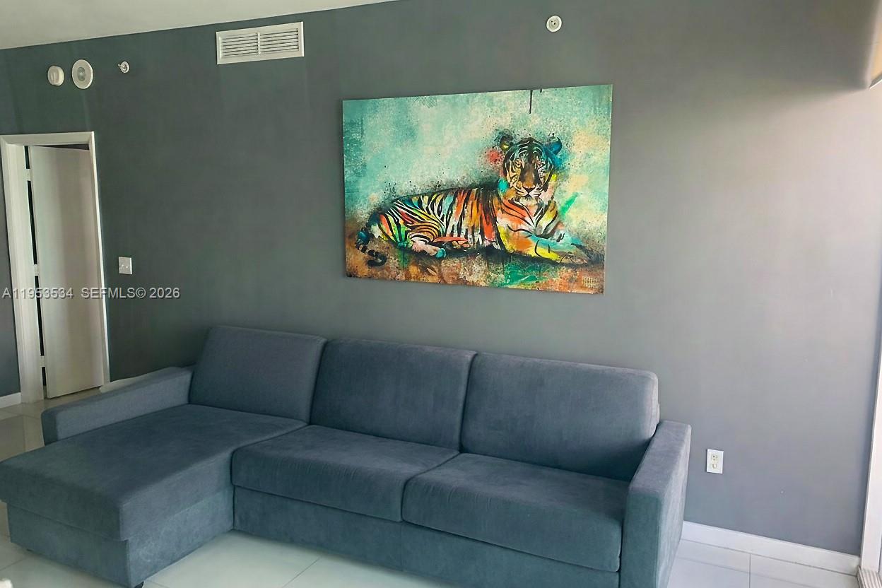 VIZCAYNE NORTH CONDO - Residential Lease