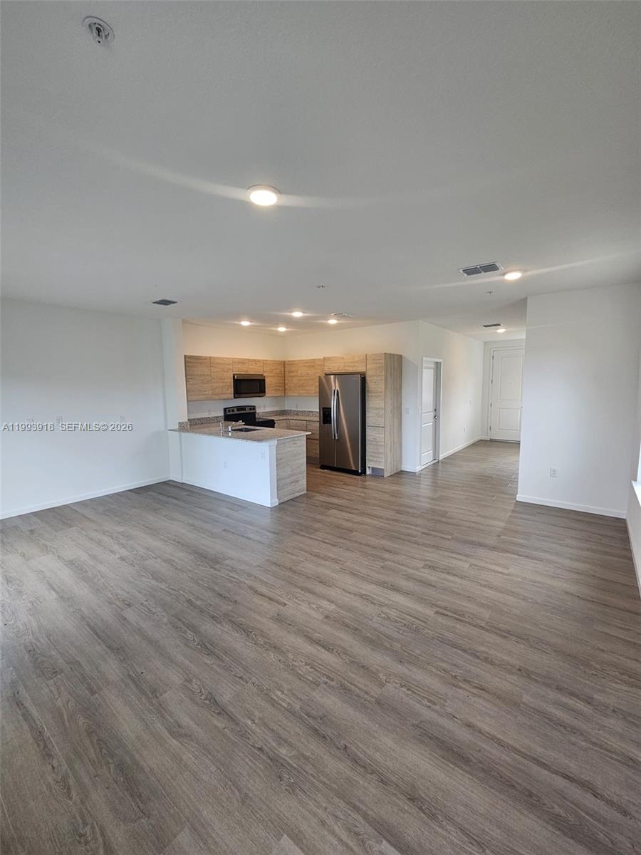 SANDLAKE STATION - Residential