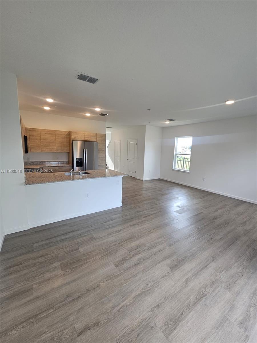 SANDLAKE STATION - Residential