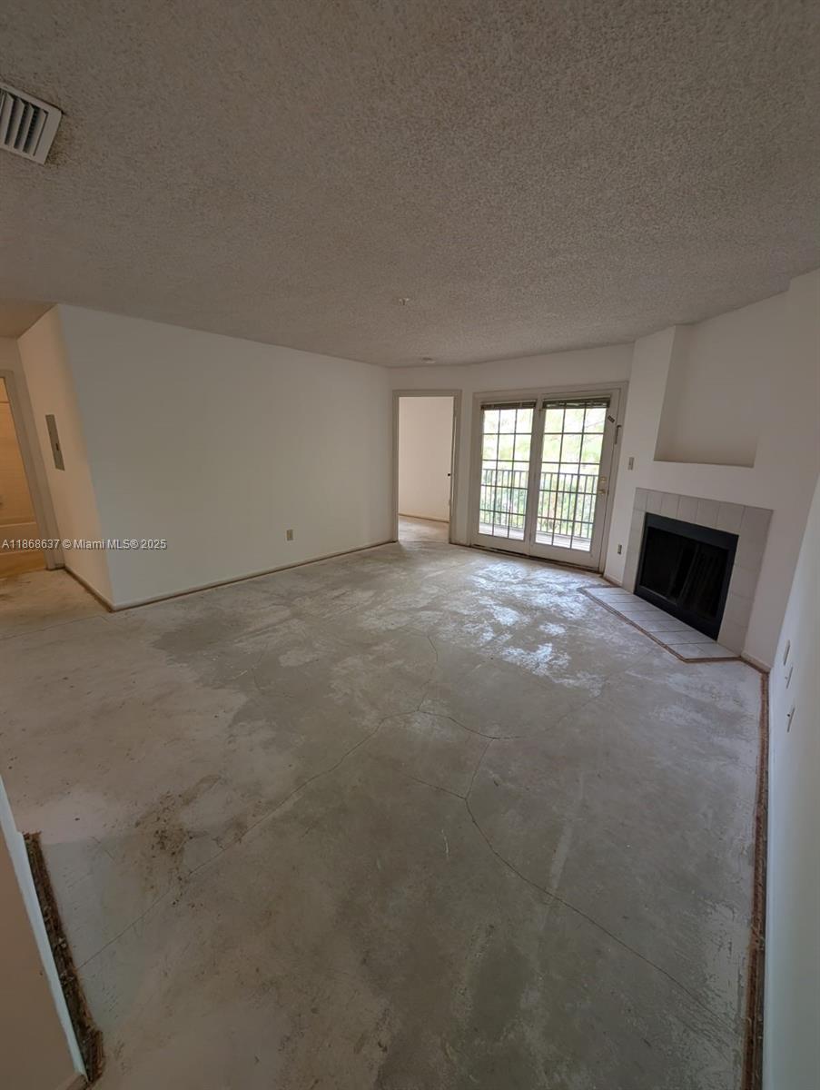 THE OASIS AT PEARL LAKE - Residential