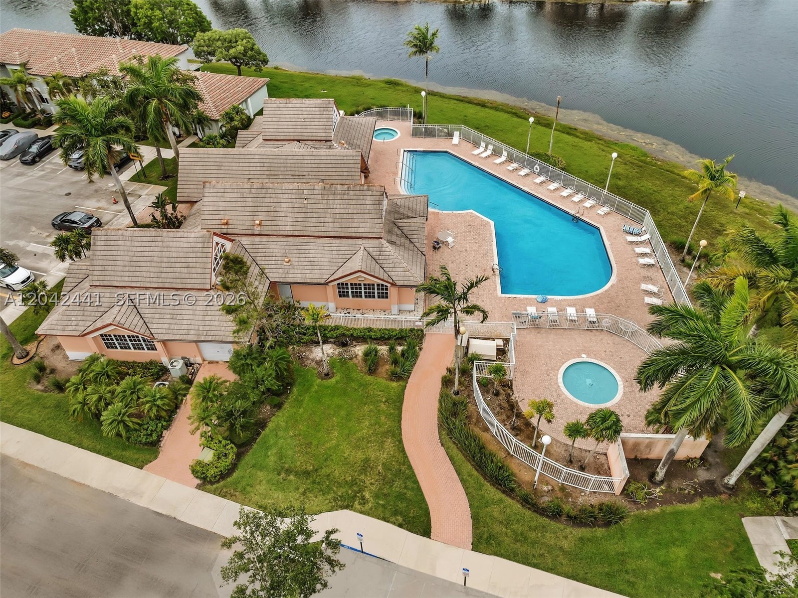 CHAPEL TRAIL II - Residential Lease