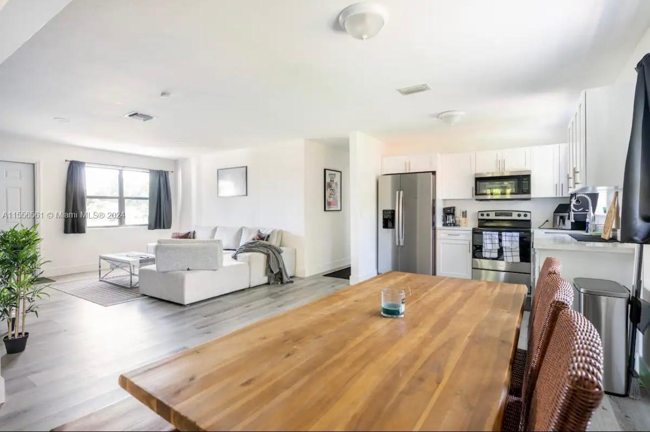 LAUDERDALE VILLAS - Residential Lease