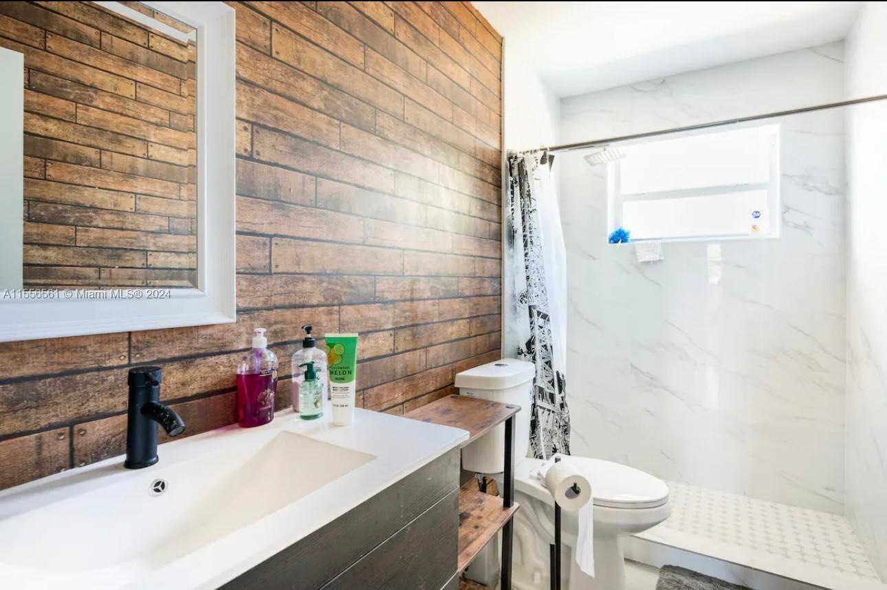 LAUDERDALE VILLAS - Residential Lease
