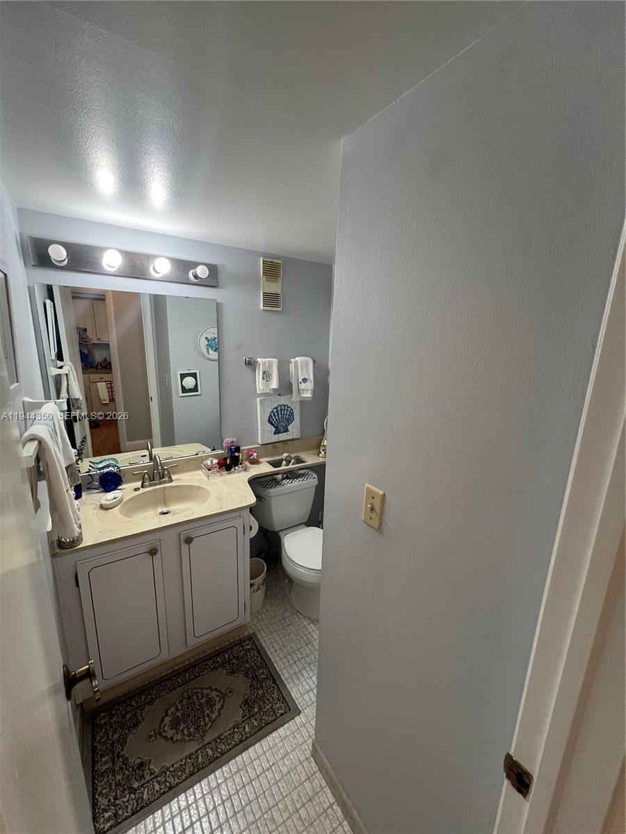 HOLLYBROOK GOLF AND - Residential
