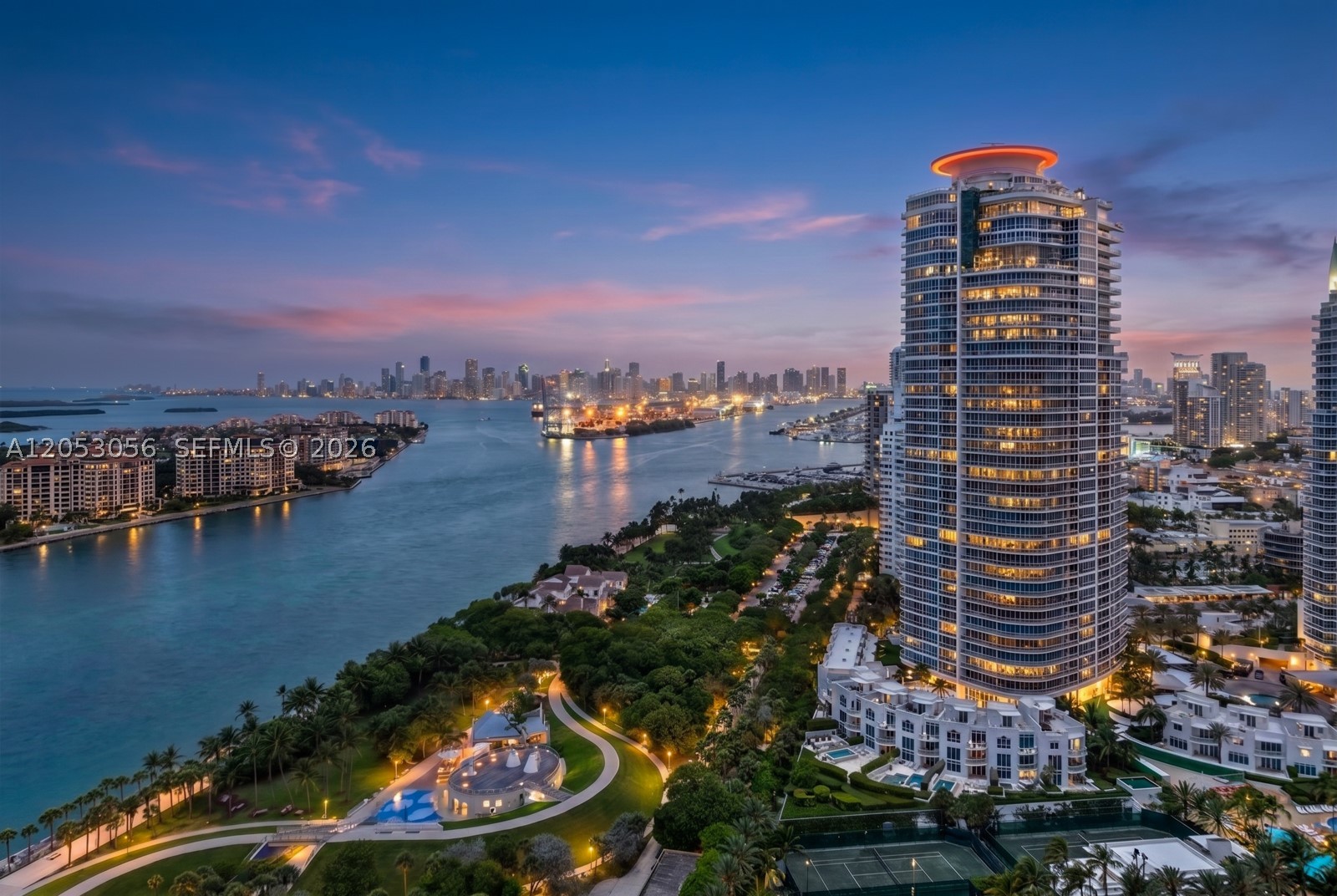 CONTINUUM ON SOUTH BEACH - Residential