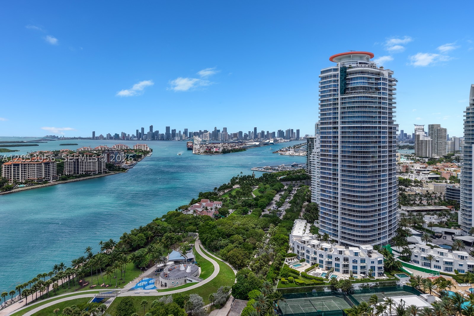 CONTINUUM ON SOUTH BEACH - Residential