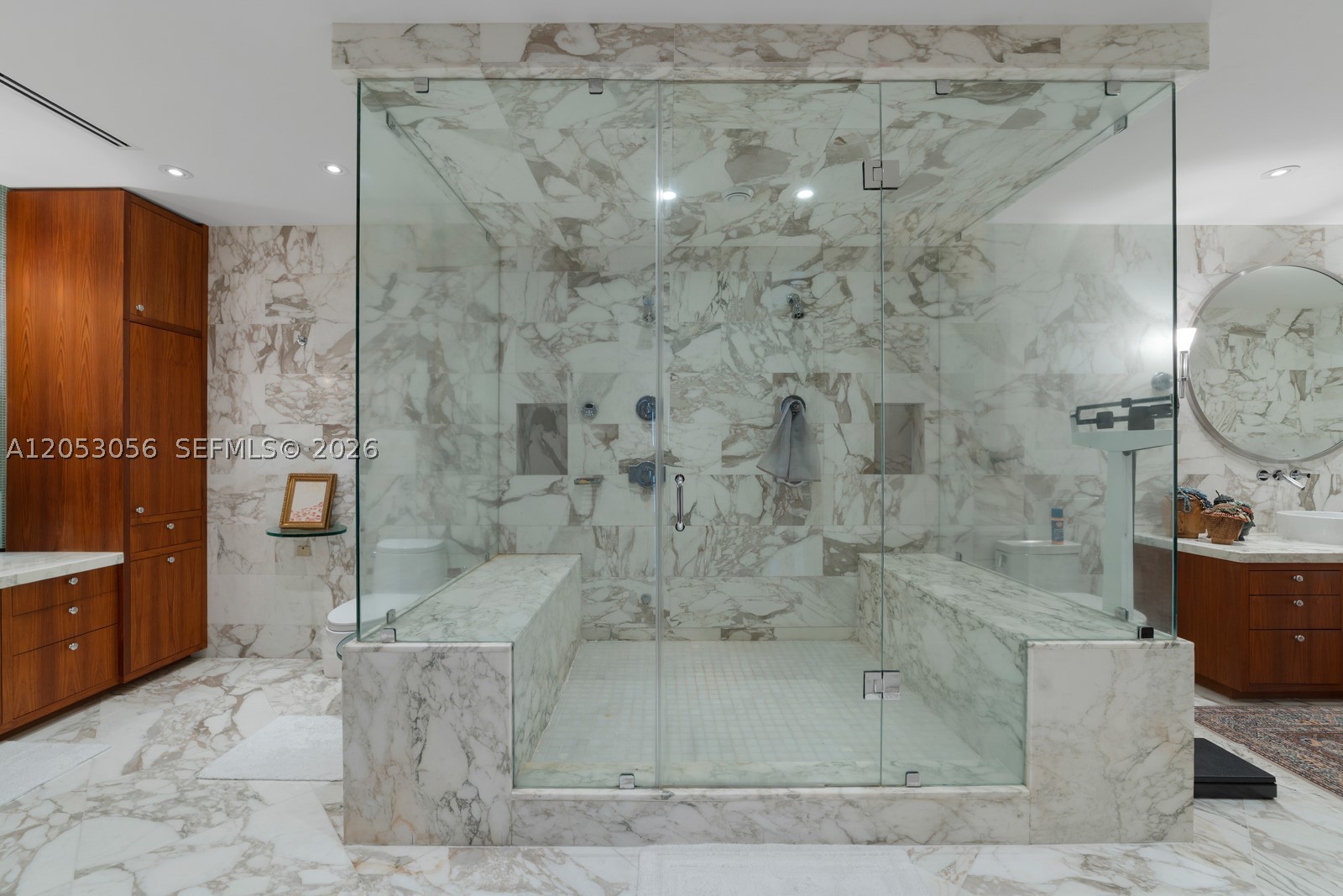 CONTINUUM ON SOUTH BEACH - Residential