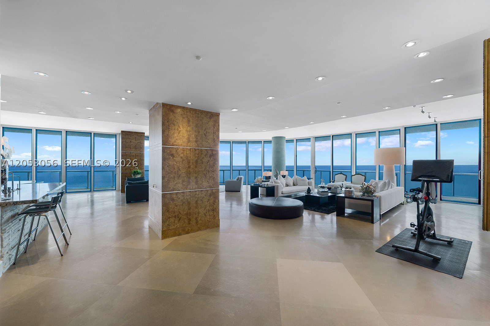 CONTINUUM ON SOUTH BEACH - Residential