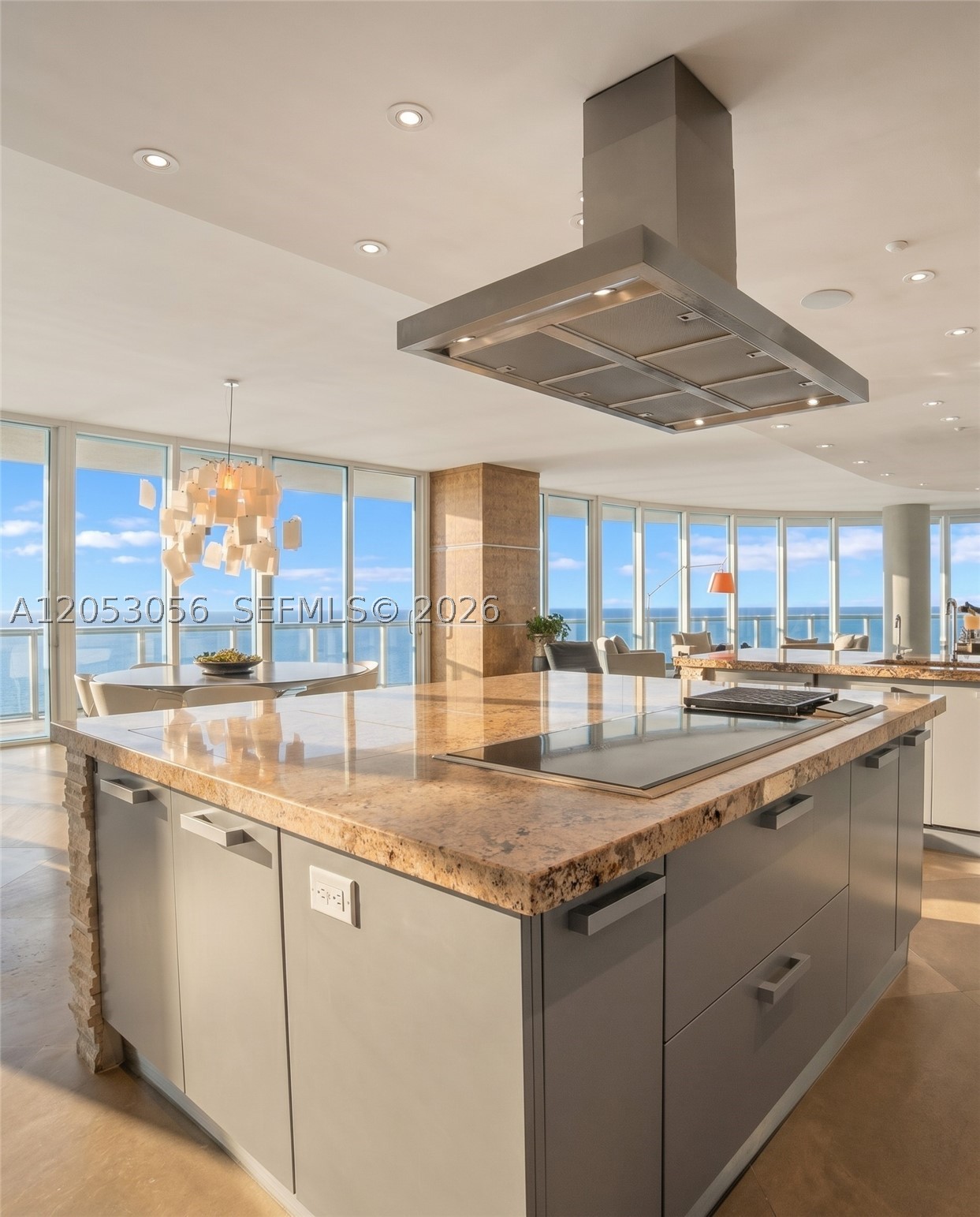 CONTINUUM ON SOUTH BEACH - Residential