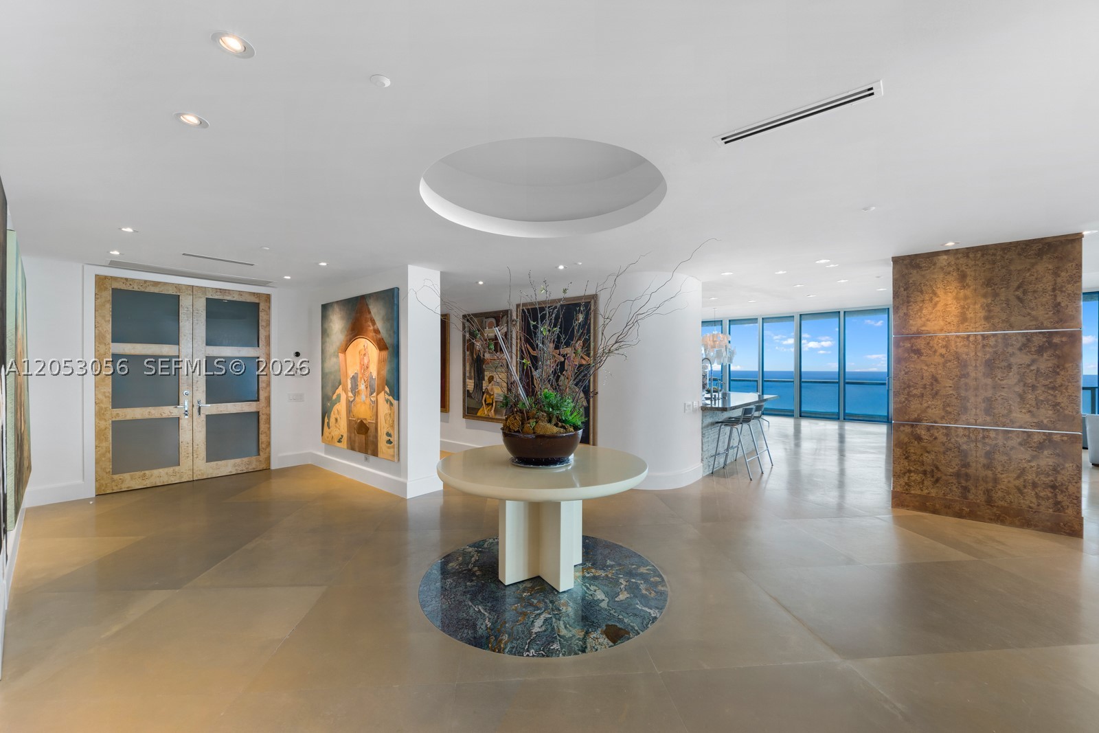 CONTINUUM ON SOUTH BEACH - Residential